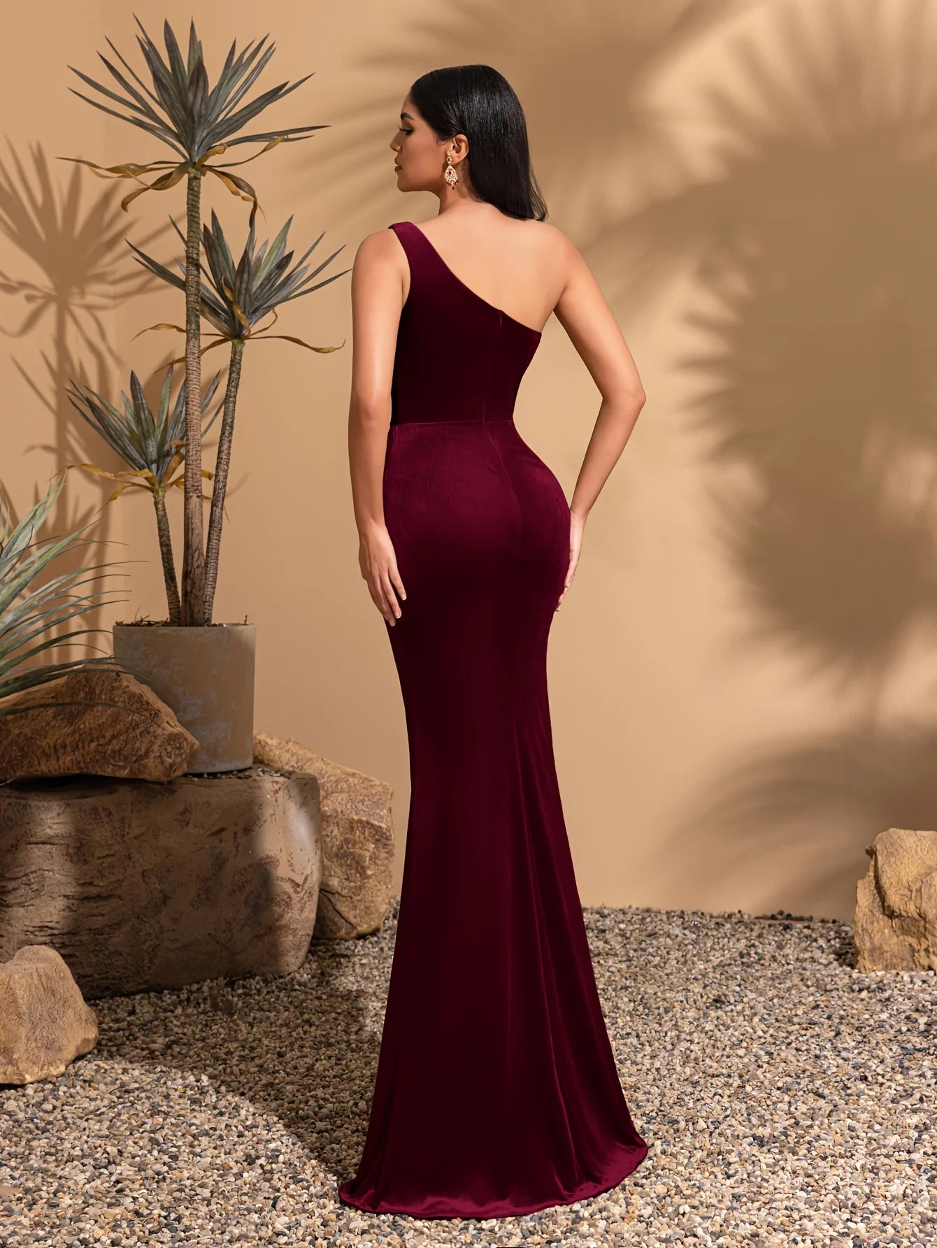 Vestido Gala Dorado Asimétrico con Abertura