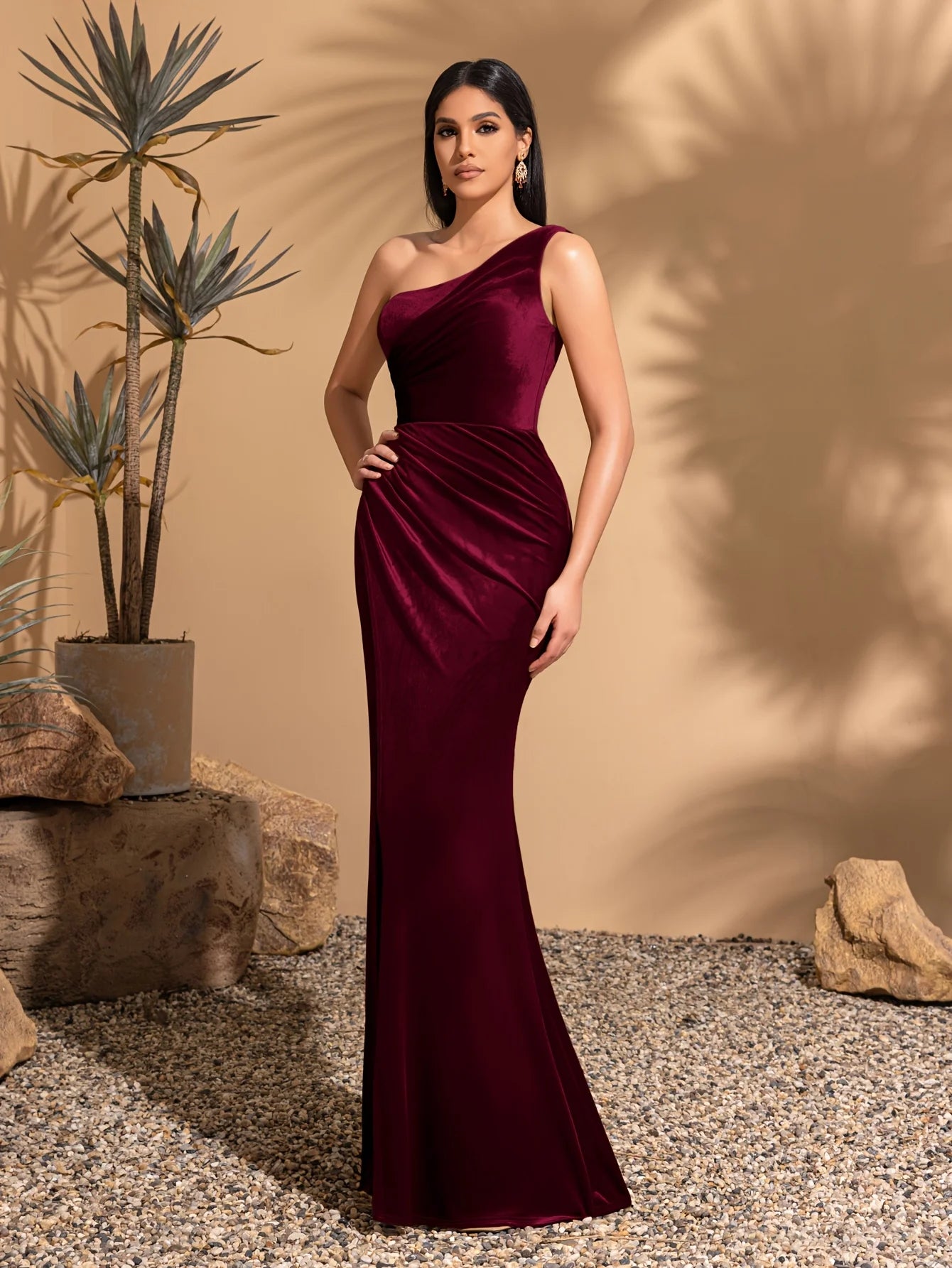 Vestido Gala Dorado Asimétrico con Abertura