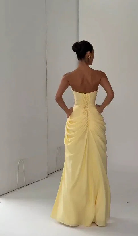 Vestido Gala Amarillo Strapless con Abertura